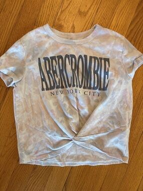 Abercrombie Pattern Twist Front Logo Tee